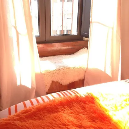 Апартаменты Cosy One-bed In Lx *