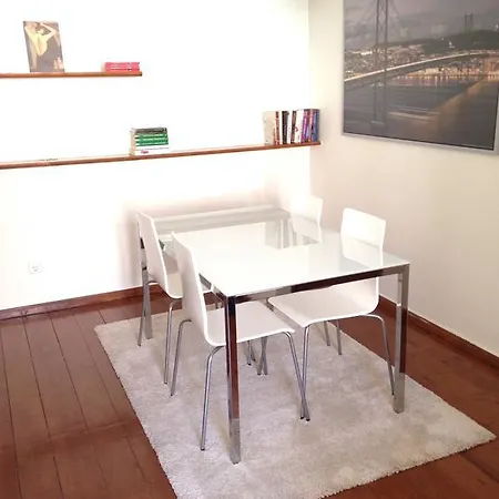 Cosy One-bed In Lx Апартаменты *