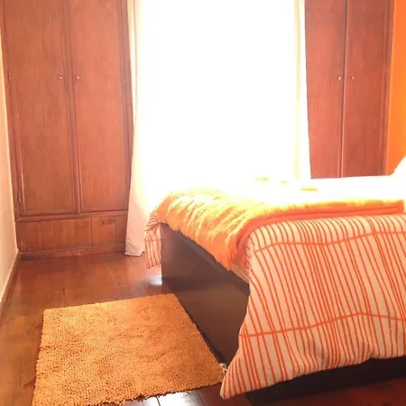 Cosy One-bed In Lx Лиссабон